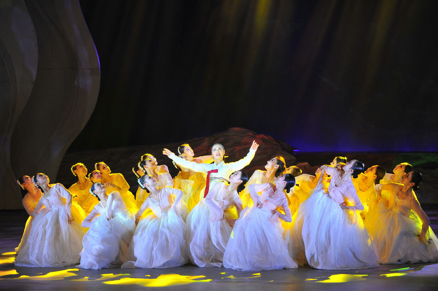 Korean ethnic dance drama shines in Beijing