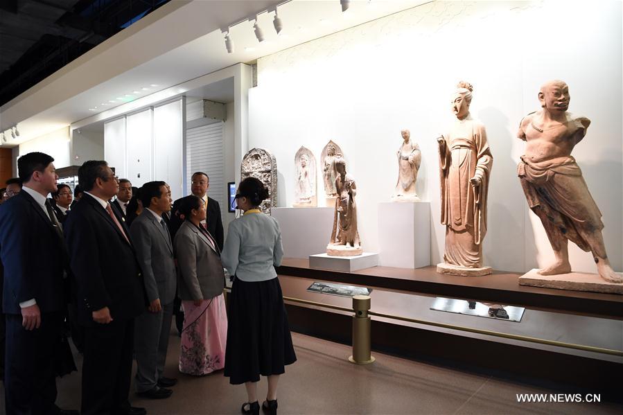 First Silk Road Int'l Cultural Expo kicks off in Dunhuang