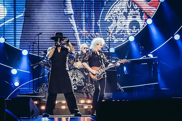 Queen, Adam Lambert rock China