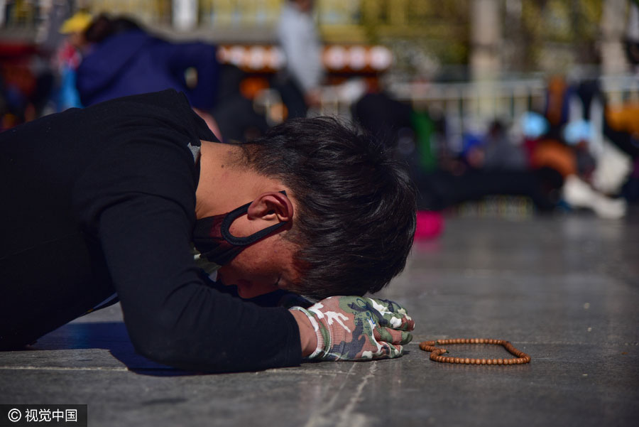 Tibetans celebrate Fairy's Day