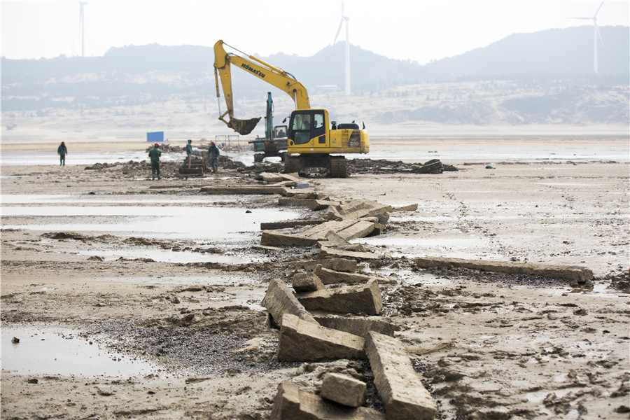 Bridge of Ming Dynasty under major repair, E China