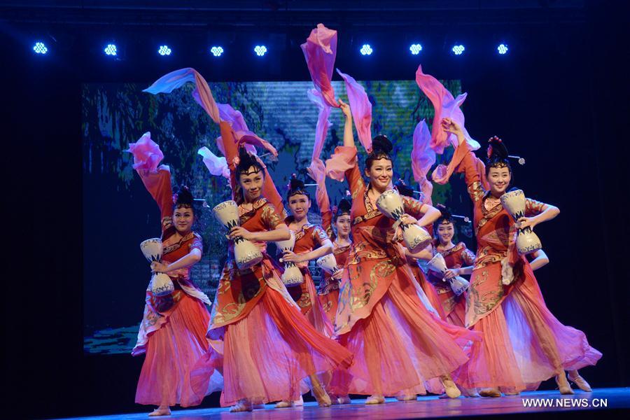 Sichuan Opera staged in Bangladesh