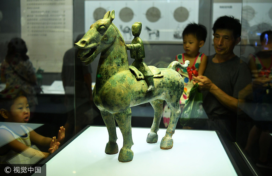 'Tea Horse Road' cultural relics on display in N China