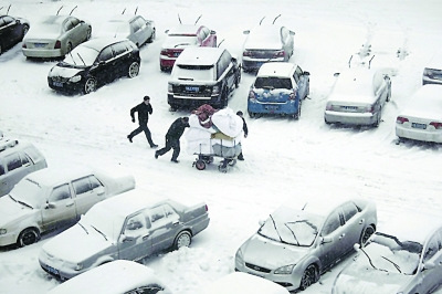 寒潮席卷中國大部地區 多地出現雨雪大風