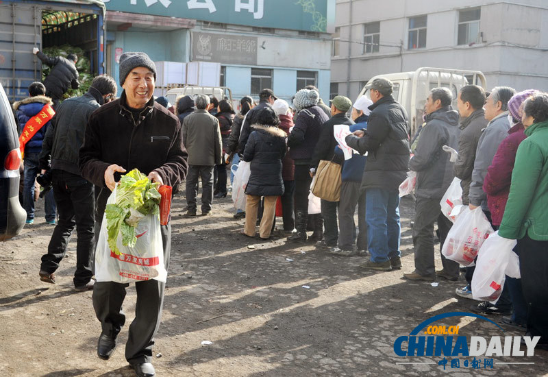 山西太原：愛心大白菜 免費送市民