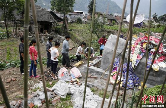 四川蘆山地震哀悼日：震后反思 從敬畏生命開始