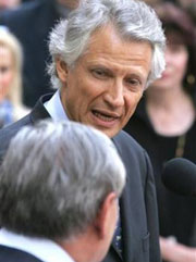 Villepin replaces Raffarin as French PM