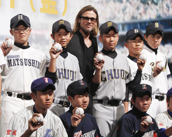 Pitt's 'Moneyball' premieres in Japan