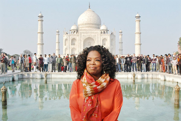 Oprah Winfrey lists apartment for 7.9M