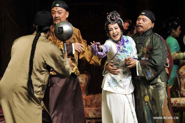 Chinese actress Liu Xiaoqing performs in drama 'Fenghua Juedai'