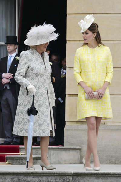 Pregnant Catherine attends garden party