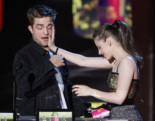 Kristen Stewart at 2010 MTV Movie Awards