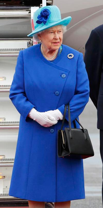 Queen Elizabeth's colorful outfits