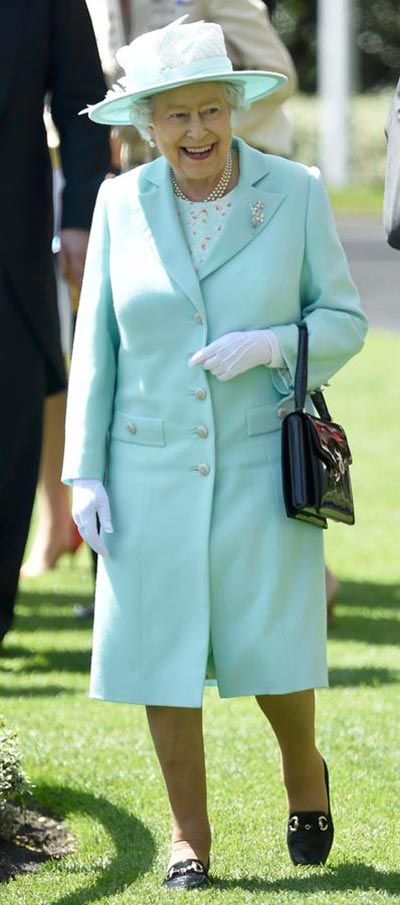 Queen Elizabeth's colorful outfits