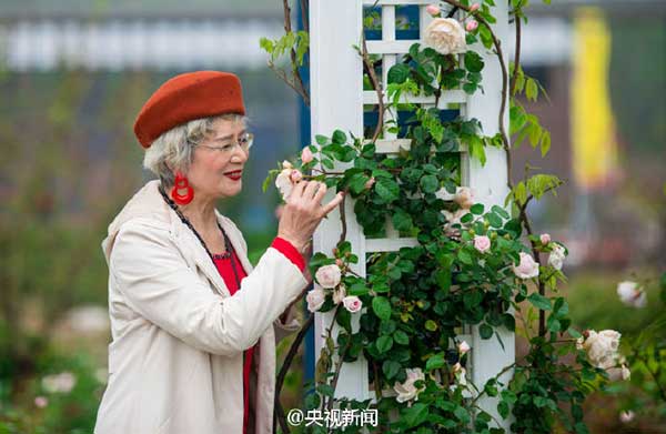 Chic grannies turn heads on Longhu Mountain