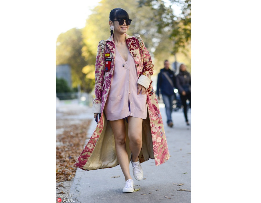 Fashion trend: Flowers bloom on overcoats this winter