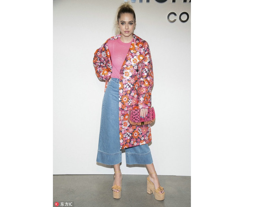 Fashion trend: Flowers bloom on overcoats this winter