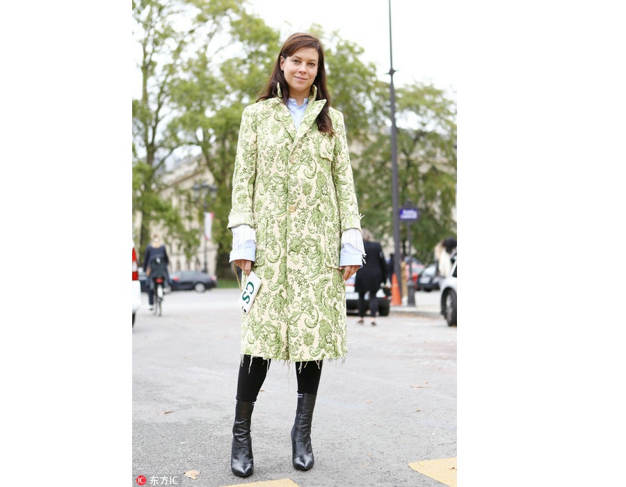 Fashion trend: Flowers bloom on overcoats this winter