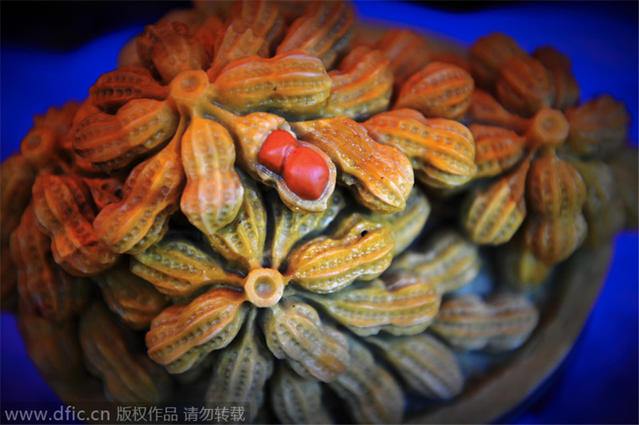 Stone-made banquet on display in S China