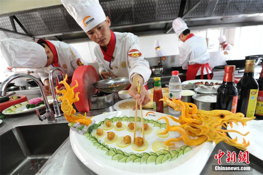 Fine cuisine cooking contest held in Gansu