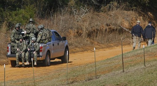 美越戰(zhàn)老兵劫持幼童 藏身掩體與警方對(duì)峙5日