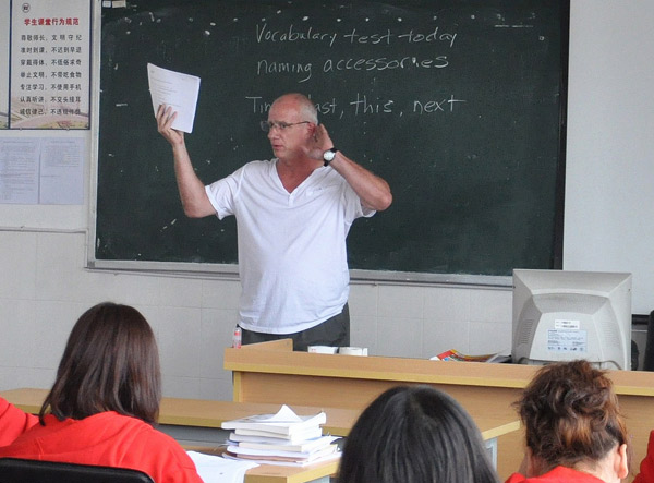 American teacher develops special methods in Ningbo