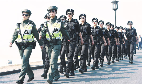 All-female patrol formed to help out Hangzhou tourists