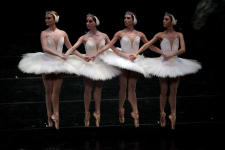 San Francisco Ballet Group performs in Shanghai