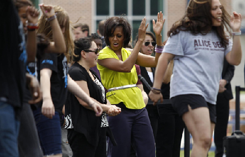 Michelle Obama dances for fitness event