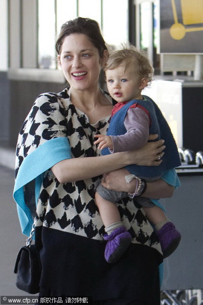 Star Tracks in March:Nicole Kidman and her family at airport