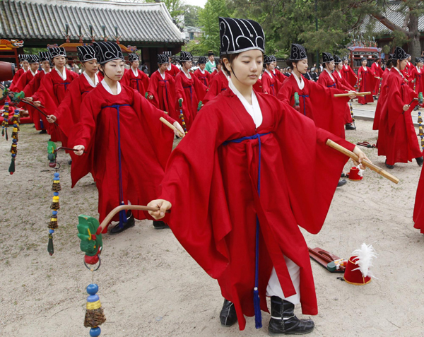 Confucian ceremony of Seokjeon held in Seoul