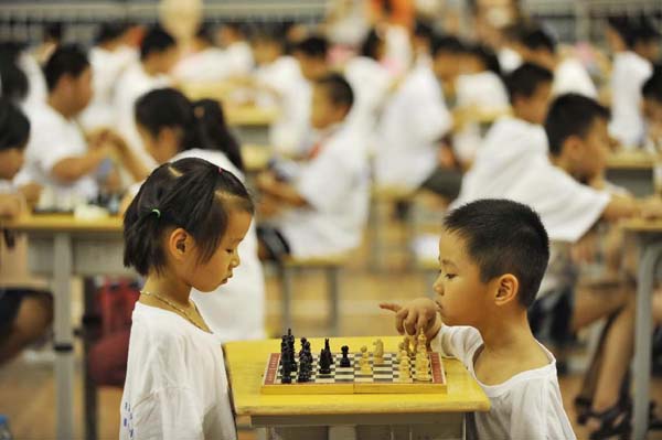 Children play chess, Chinese chess and other mind games