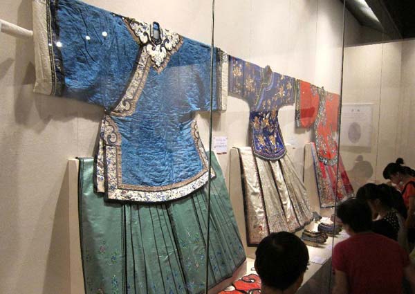 Precious clothes displayed in Kong family mansion in Jinan, China's Shandong