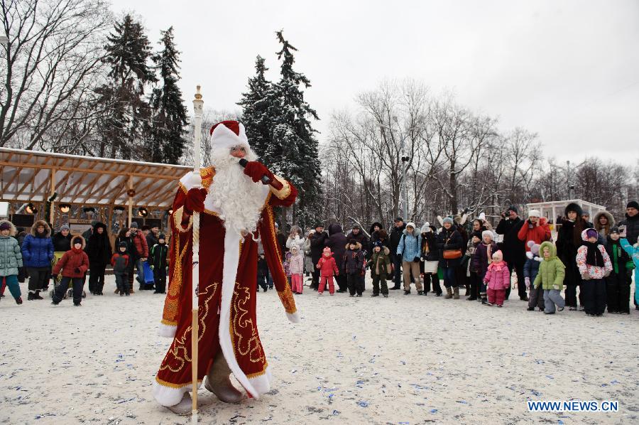 Russians attend celebration to mark Orthodox Christmas