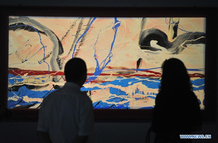 Exhibition of Meneghetti's paintings kicks off in Wuhan