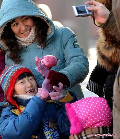 Children's way to welcome Year of Horse