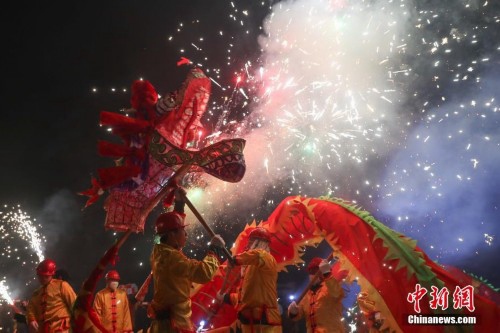 Dragon dance