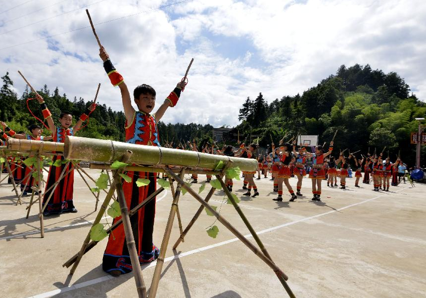 Traditional dance brought into school campus in SW China