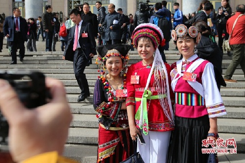 Colorful headwear at the 'two sessions'