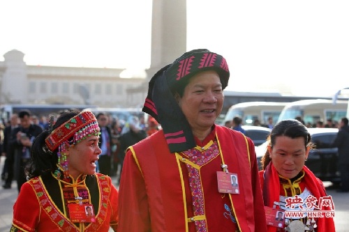 Colorful headwear at the 'two sessions'