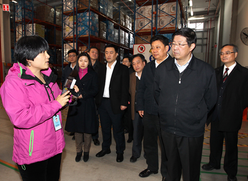 Jiang Hongkun visits Huaqiao