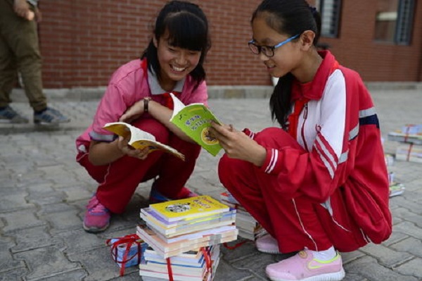 Books donations help migrant children in Hohhot