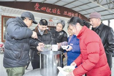 Binhu people celebrate Laba Festival