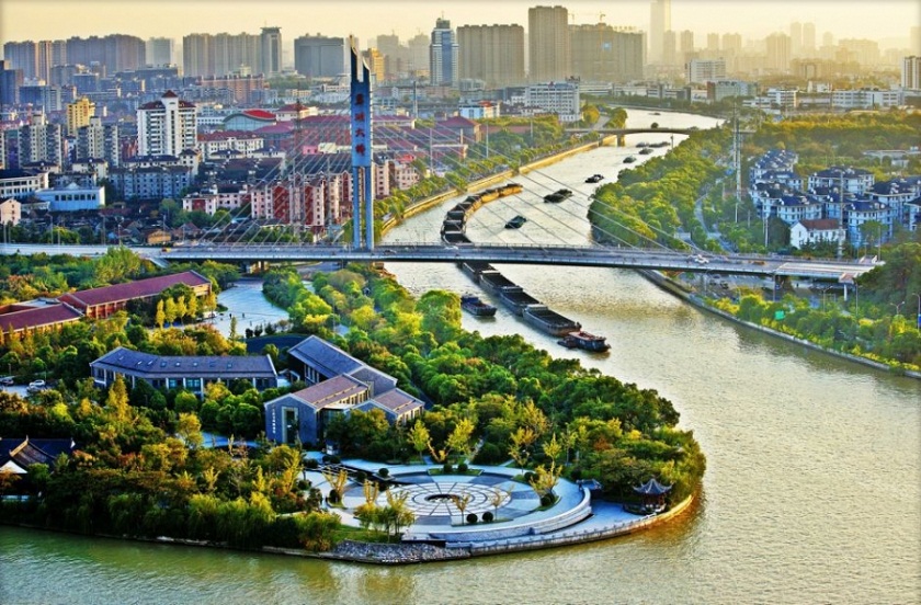 Photography exhibition showcases colorful Wuxi