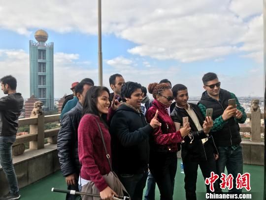 Foreign students praise rural development in Jiangyin