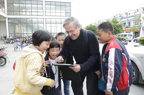 Foreign journalists in Zhangjiagang