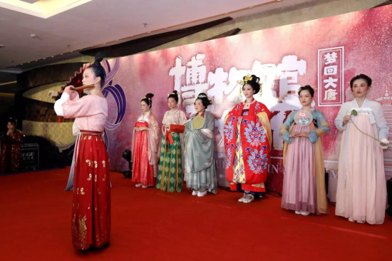 Tang traditional culture lights up the night in Zhangjiagang