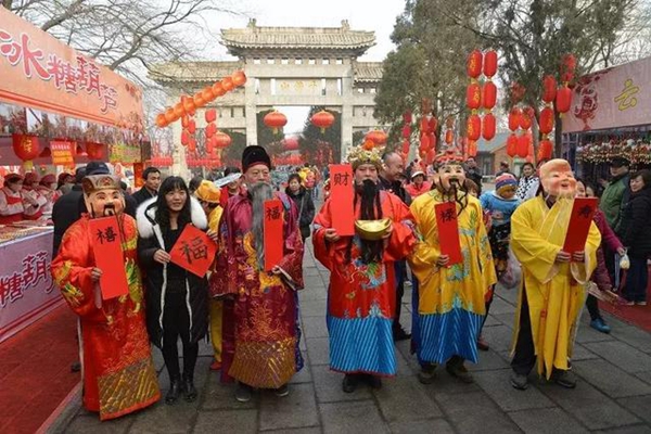 Qianfo Mountain marks Spring Festival with traditional temple fair