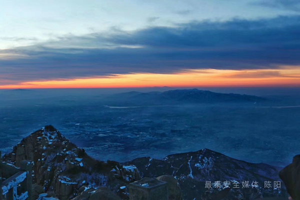 Snow turns Mount Tai into fairytale land