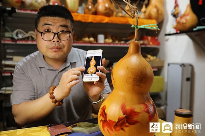 The art of decorating gourds